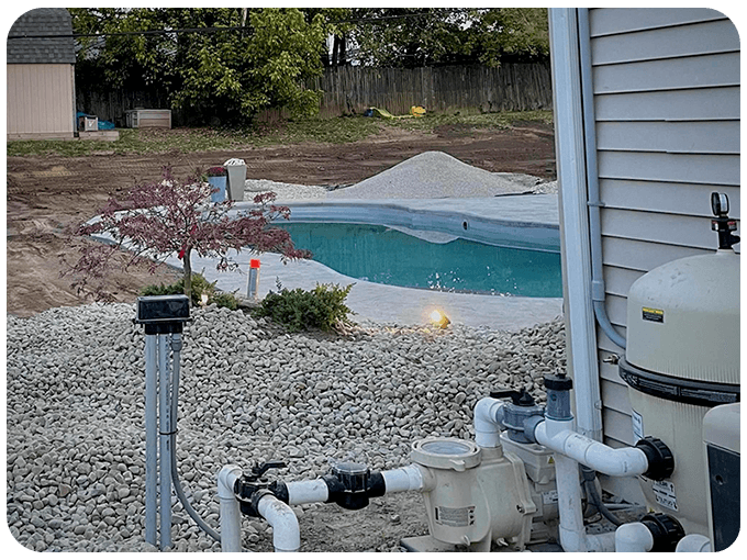 Cómo se instala una piscina de fibra de vidrio - verter hormigón y terminar la piscina